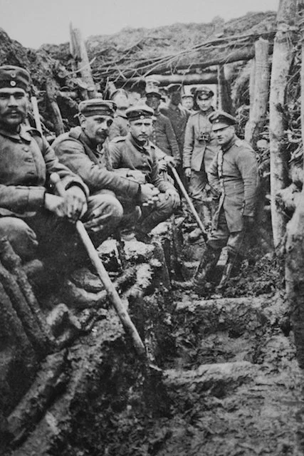 Постер: Voices from the Lost Generation
