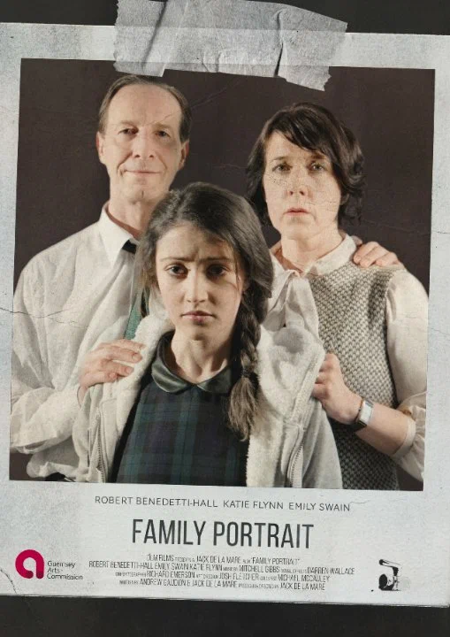 Постер: Family Portrait