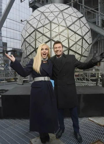 Постер: Dick Clark's New Year's Rockin' Eve with Ryan Seacrest 2014