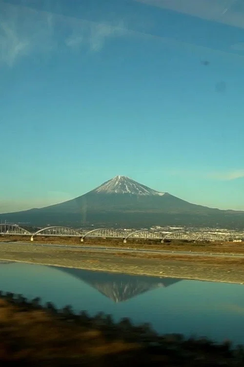 Постер: Le mont Fuji vu d'un train en marche