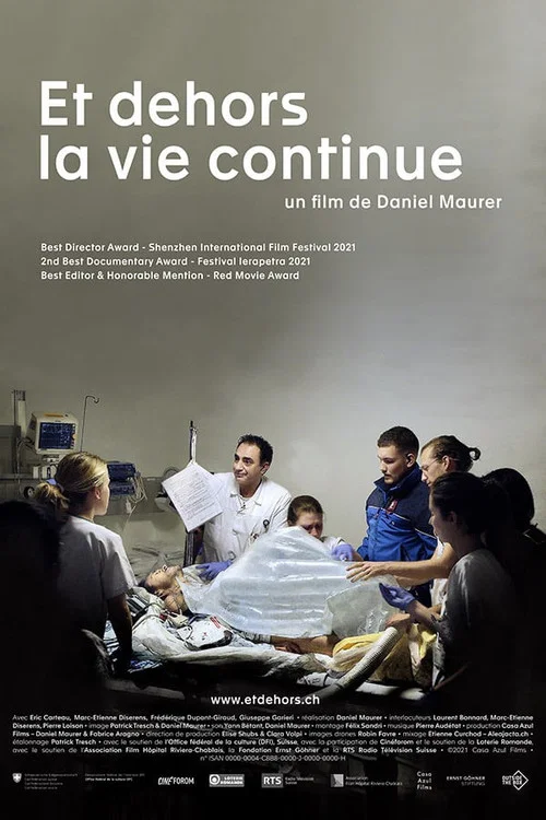 Постер: Et dehors la vie continue
