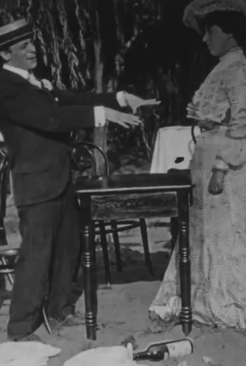 Постер: Fregoli e signora al ristorante