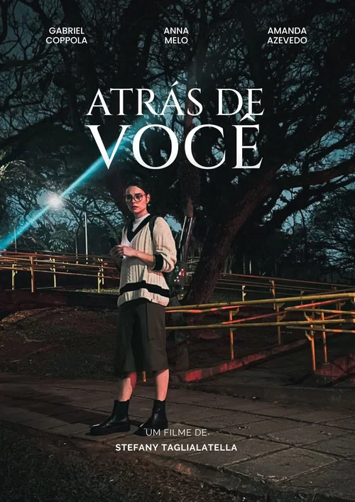 Постер: Atrás De Você