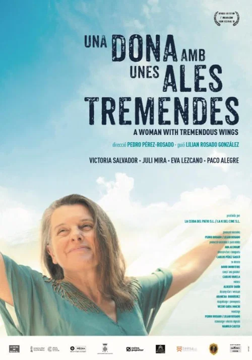 Постер: Una dona amb unes ales tremendes