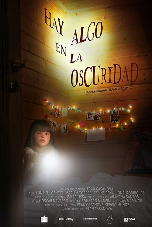 Постер: Hay algo en la oscuridad