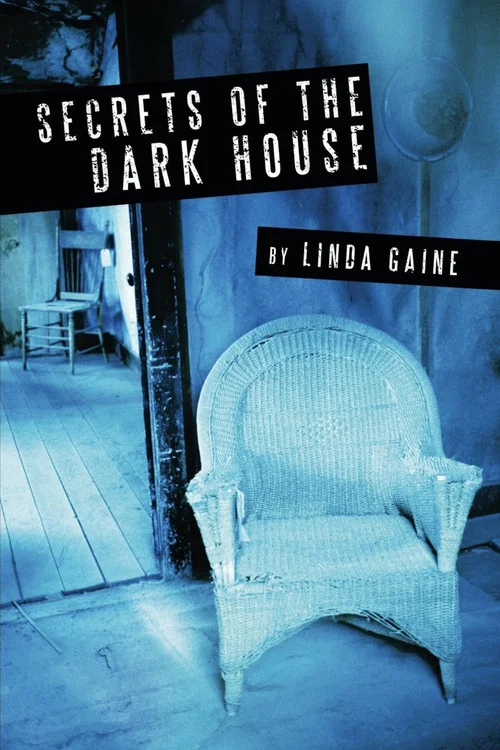 Постер: Secrets of the Dark House