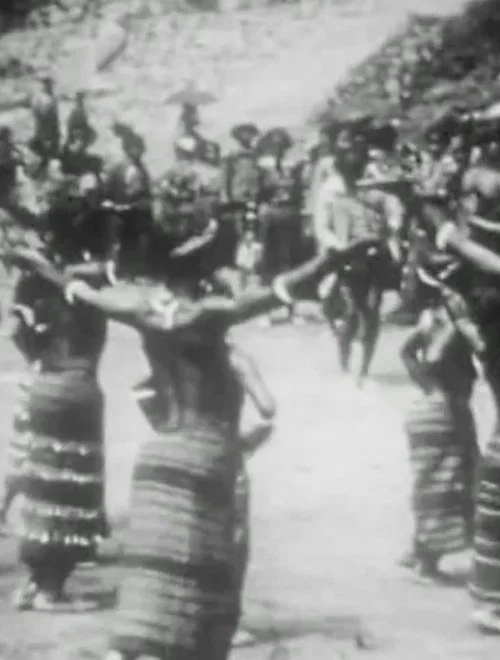 Постер: Native Life in the Philippines