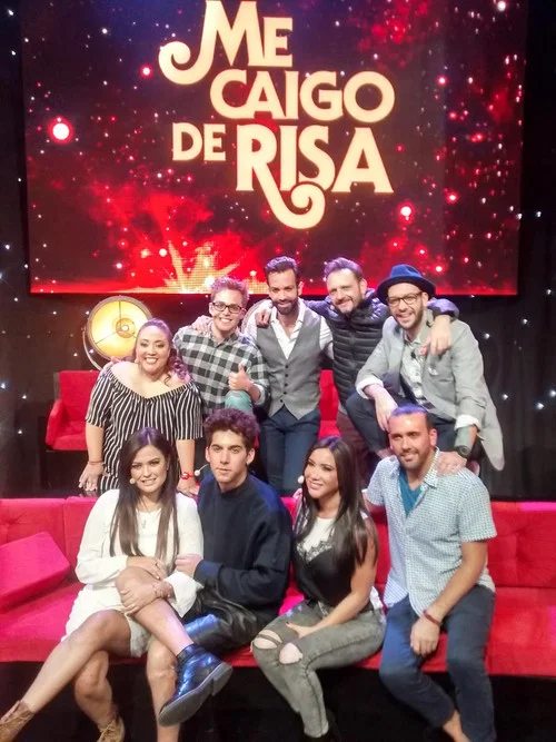 Постер: Me caigo de risa